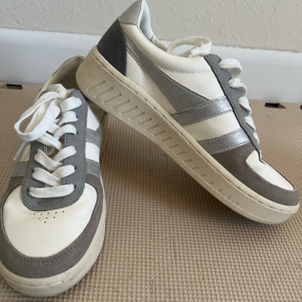 Gola White and Gray Sneakers